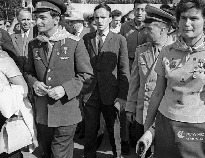 Архивная фотовыставка «Дорога в космос»