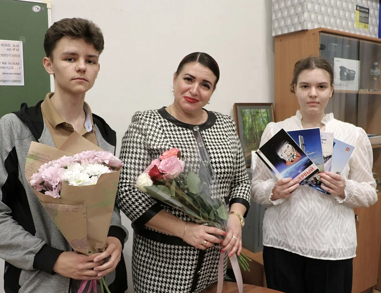 Литературная гостиная «Я ЖИВУ НА ЗЕМЛЕ САРАТОВСКОЙ…»