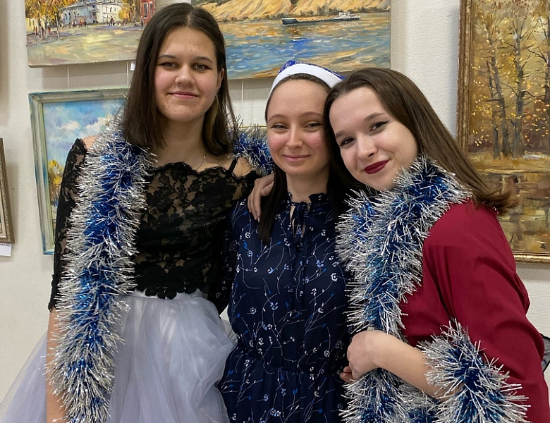 Новогоднее поздравление студентов Саратовского художественного училища