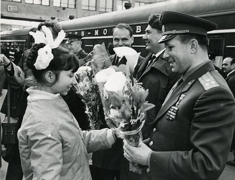Архивная фотовыставка «Дорога в космос»