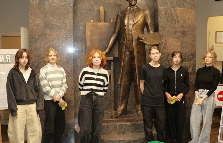 «День добровольца (волонтёра) в России»