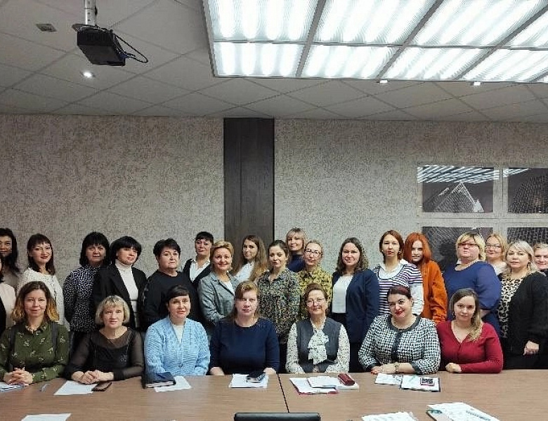 Областное методическое объединение преподавателей русского языка и литературы ПОУ Саратовской области в форме круглого стола  «УМК по русскому языку и литературе как средство реализации требований ФГОС ООО и ФГОС СПО»