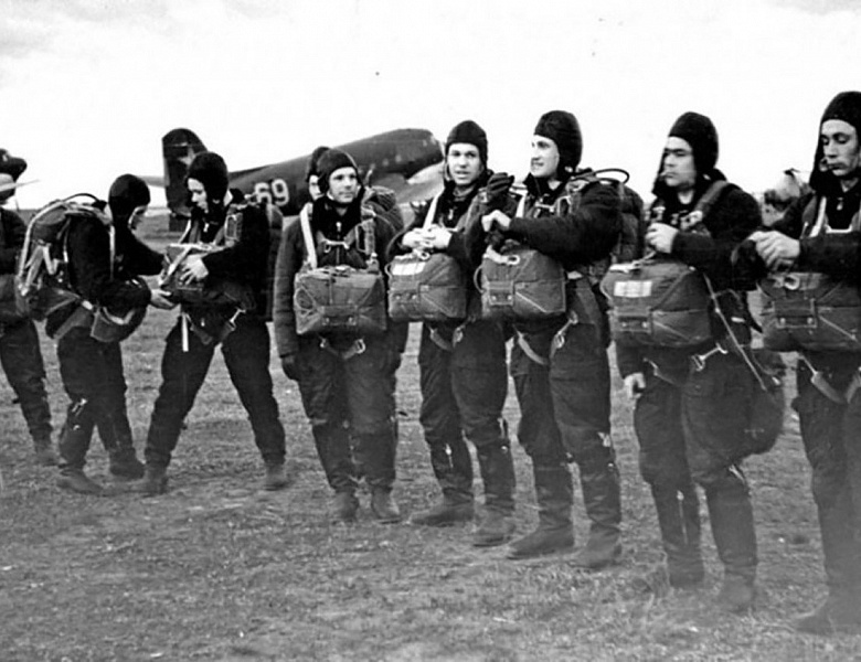 Архивная фотовыставка «Дорога в космос»