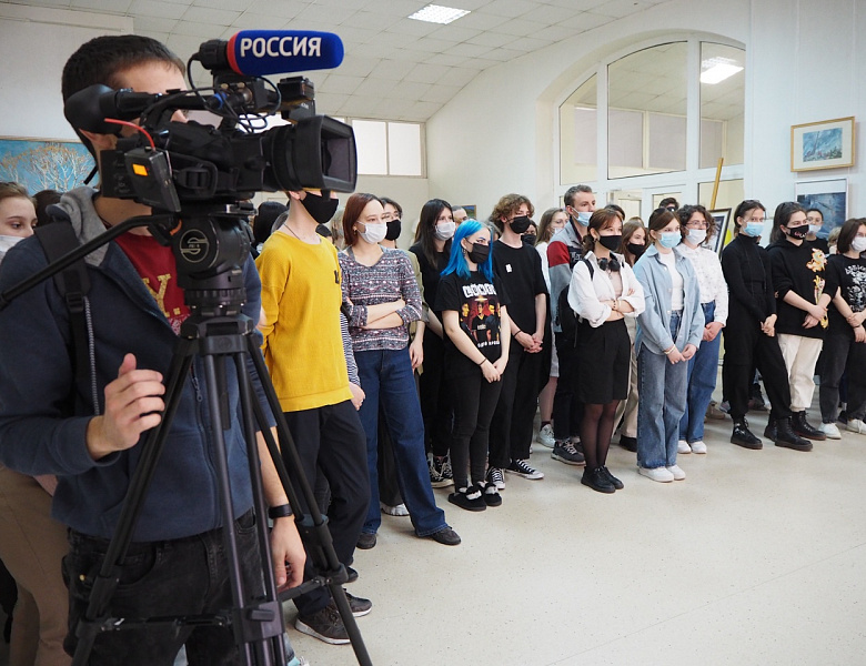 День космонавтики - 12 апреля. Выставка в СХУ
