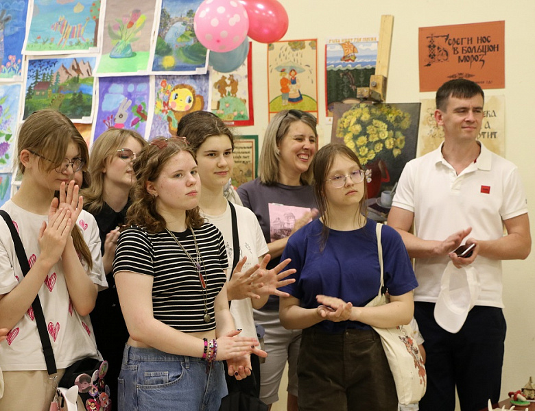 Итоговая выставка работ обучающихся в хобби-классах при СХУ к Международному дню защиты детей
