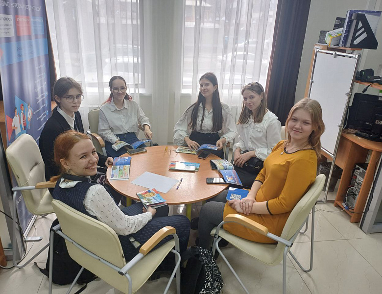 Городская интеллектуальная игра «Знай СВОих Героев!»