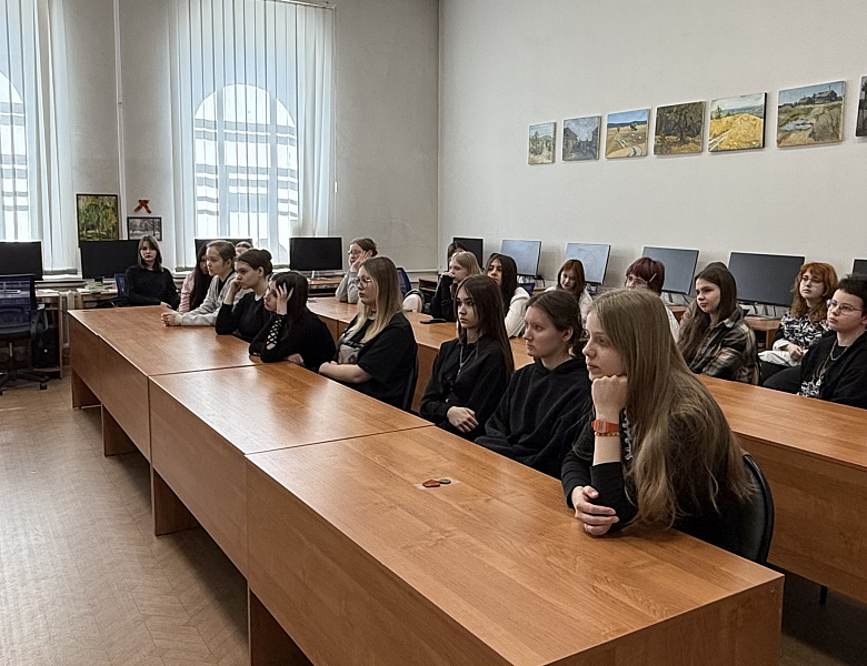 4 мая в Боголюбовском училище прошел памятный урок, посвященный значению Георгиевской ленты как символа воинской славы России.