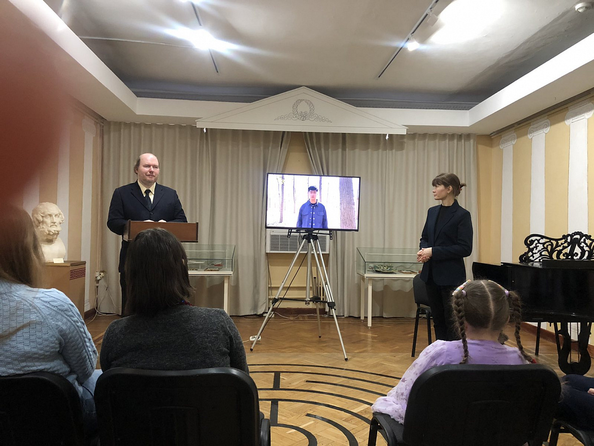 VII городской конкурс «Читаем классику»
