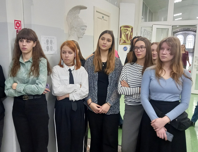 Выставка по итогам конкурса «Самостоятельные и домашние работы» среди студентов 1-4 курсов, посвященная Дню российского студенченства